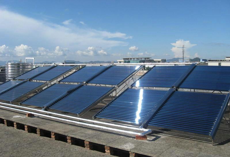 3吨太阳能热水工程真空管集热器工程图片